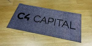 tapete personalizado para empresa c4 capital
