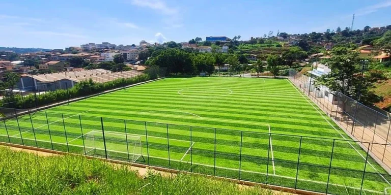 grama sintética esportiva